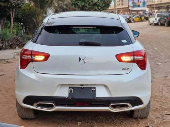 Citroën DS5 année 2018 image 10
