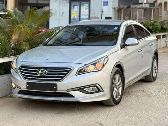 Hyundai sonata image 4