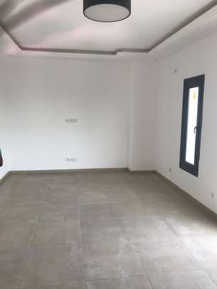 Appartement spacieux rue 10 image 1