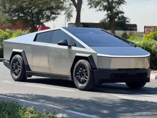 Tesla cybertruck image 2