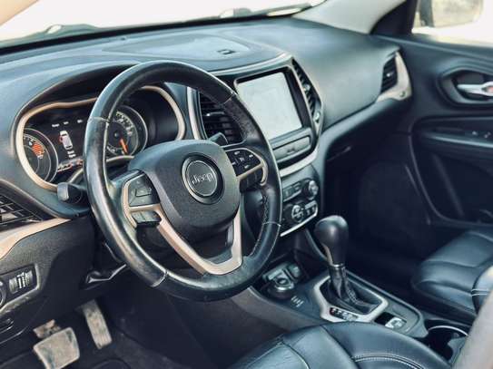 Jeep Cherokee limited image 4