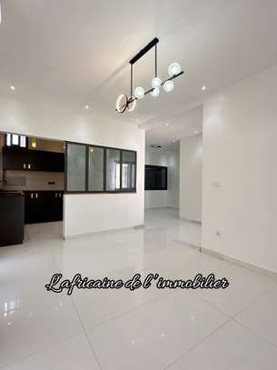 À louer – Appartement F4 neuf aux Mamelles image 2