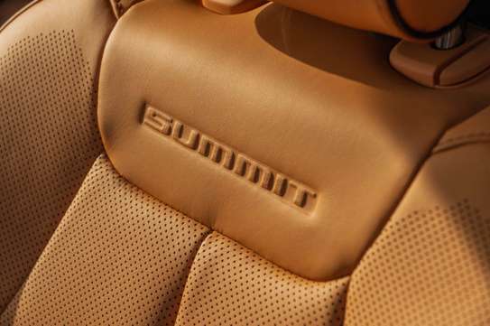 2022 Jeep Grand Cherokee SUMMIT image 11