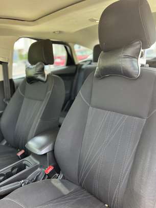 Ford Focus image 9