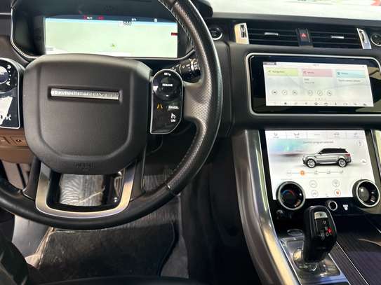 Range Rover sport image 9