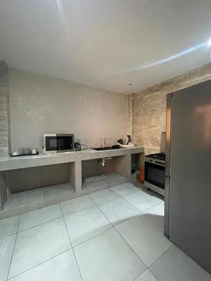 F2 à louer avec les meubles à liberté 6 extension image 5