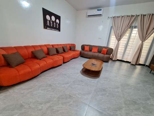 Maison standing 4 chambres 5 salles de bain et wifi ngaparou image 2