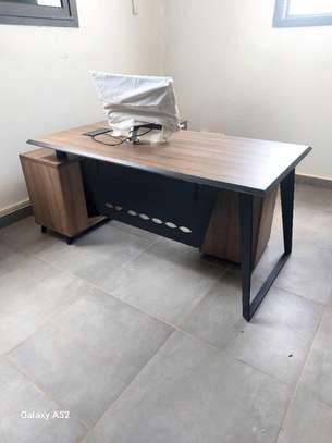 TABLES BUREAU+ RETOUR+ CAISSON (VENANT ALLEMAGNE) image 9