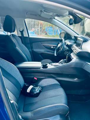 Peugeot 3008 2018 image 11