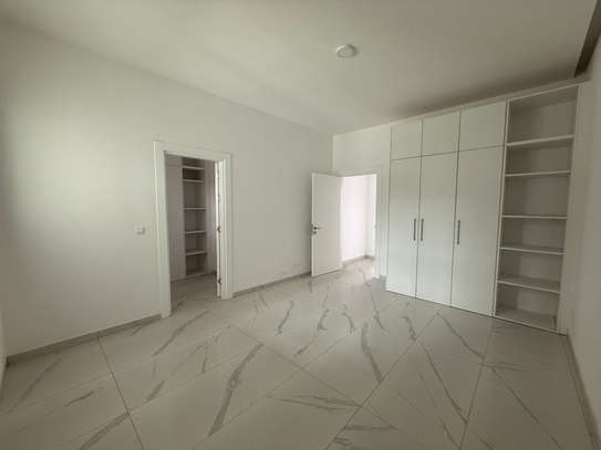 Appartement de type f5 à louer - Point E image 9