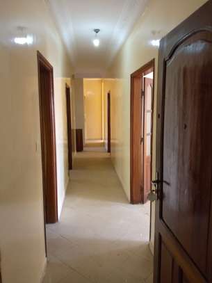 Appartement F4 à louer à la cité Djily Mbaye image 6