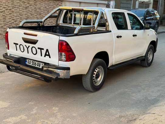 Toyota hilux image 5