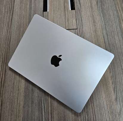 MacBook Pro M1 14 pouces (2021) 1Terra /32Go ram image 4