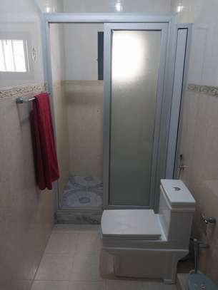 Grand T3 Résidence Amani-VDN Exclusive–2 Chambres, Parking image 6