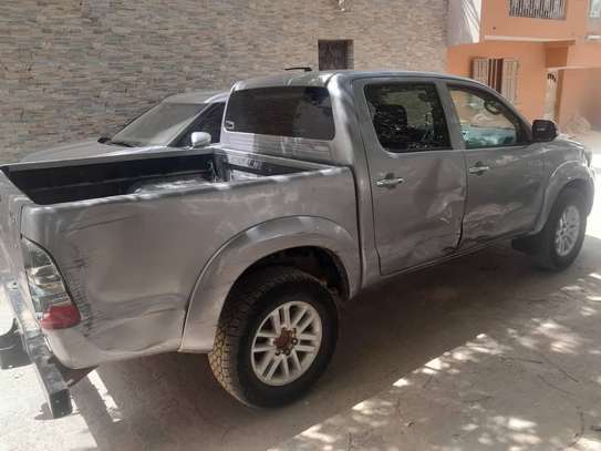Toyota Hilux image 8