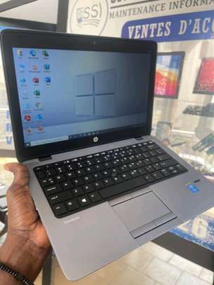 HP EliteBook 820 image 4