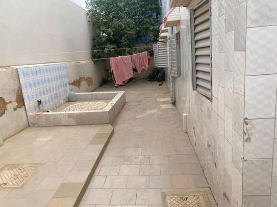 Maison A vendre  242 m2 Thies image 6