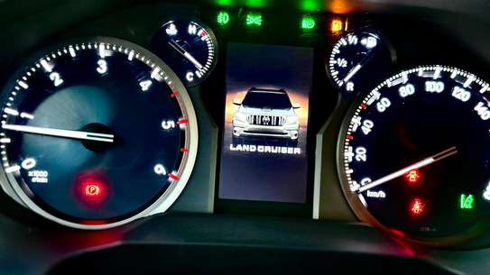 Toyota Prado land cruiser image 9