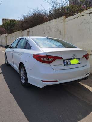 LOCATION HYUNDAI SONATA ESSENCE/AUTOMATIQUE image 2