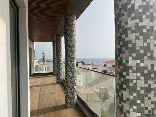 JOLI APPARTEMENT A LOUER FENETRE MERMOZ image 2