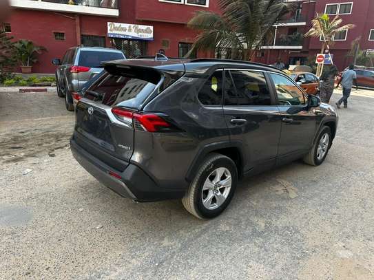 RAV 4 image 7