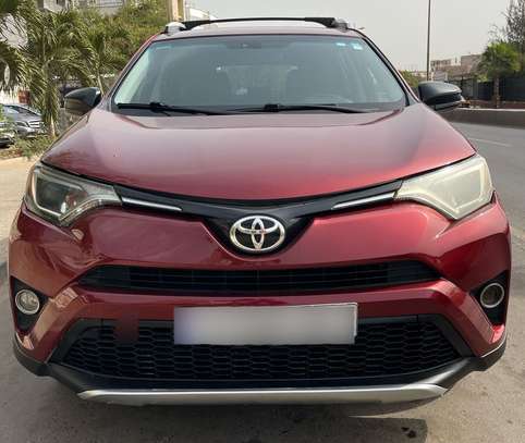 Toyota RAV4 image 2