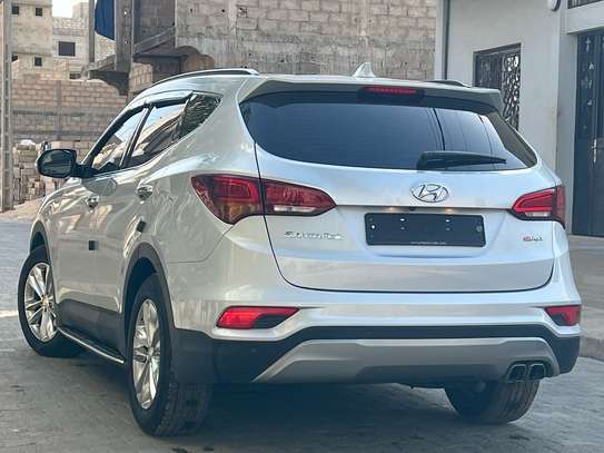 Hyundai Santafe image 4