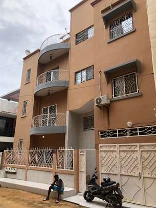Appartement F4 RDC Cité Mbackiyou Faye Mamelles image 9