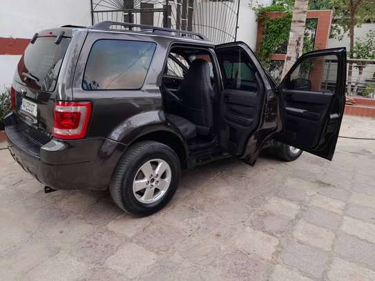 Ford Escape image 12