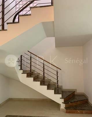 Magnifique Duplex F4 + Bureau à Fann Résidence image 15