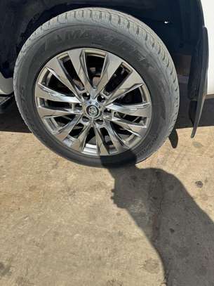 Toyota prado 2018 image 9