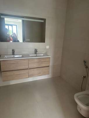 Magnifique appartement à louer a Fann Résidence avec vue mer image 12