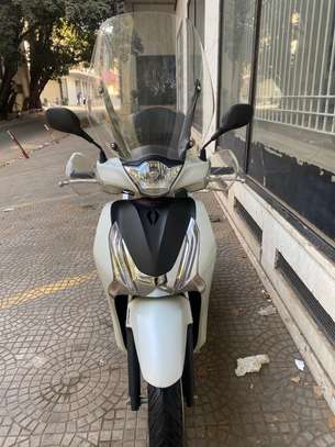 Honda SH150 image 1