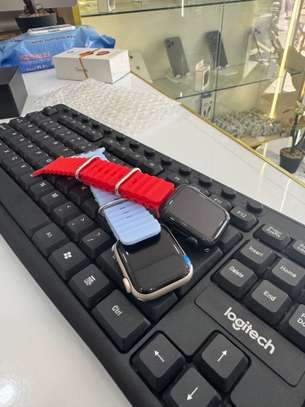 Apple Watch SE 40MM image 1