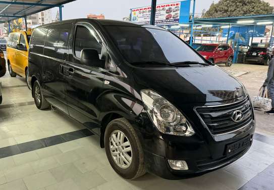 Hyundai Starex VIP 12 places image 1