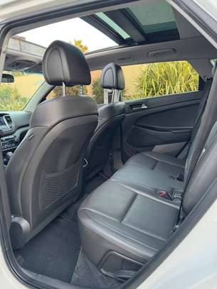 Hyundai Tucson 2.0 image 8