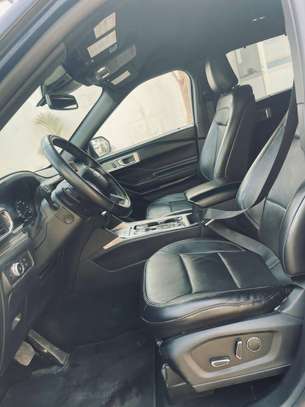 Ford Explorer Limited 2020 image 4
