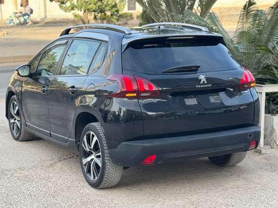 Peugeot 2008 image 5