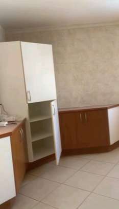 Appartement F4 lumineux à vendre cité Africa corniche image 2