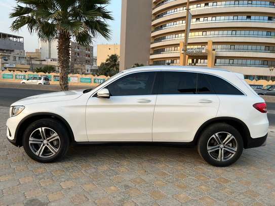 MERCEDEZ BENZ GLC 300 image 11