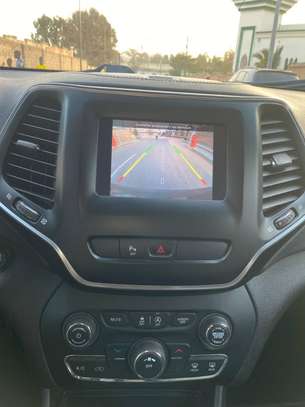 JEEP CHEROKEE LATITUDE 2019 image 10
