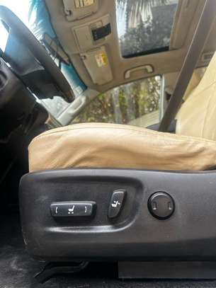 Toyota Prado VX image 6