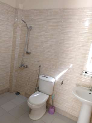 Luxueux appartement F3 haut standing à louer à Dakar plateau image 8