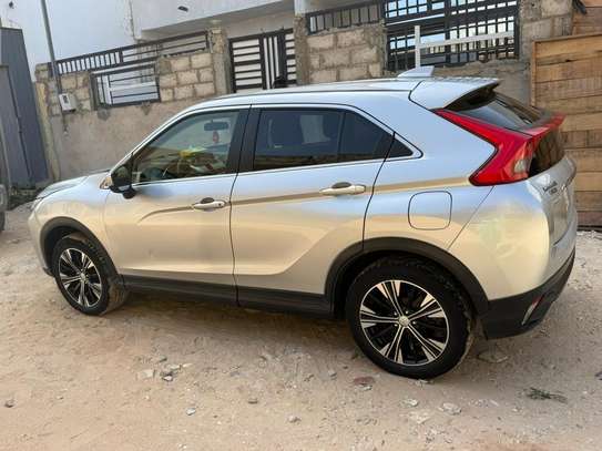 mitsubishi Éclipse cross image 3
