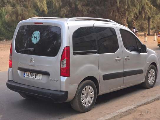 CITROËN BERLINGO ESSENCE image 7