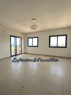 À louer – Superbe appartement F3 vue / mer à Yoff Océan image 3