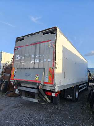 camion Renault  fourgon image 2