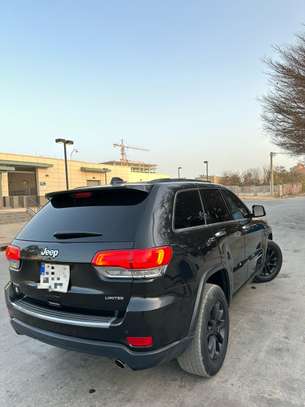 Jeep grand Cherokee image 14