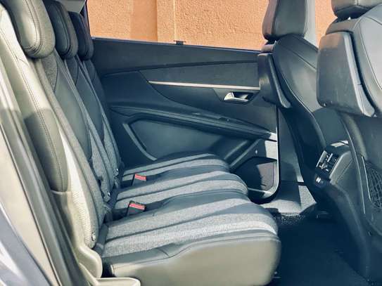 PEUGEOT 5008 / 2018 DIESEL image 9