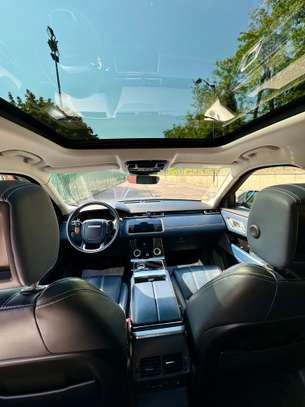 Range Rover Velar image 8